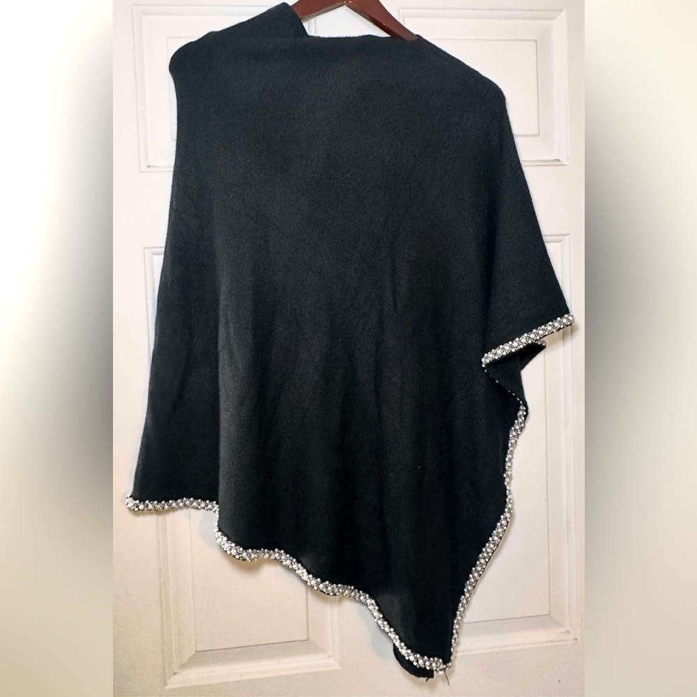 La Fiorentina Poncho Sweater Wrap Women One Size Black Faux Pearl Embellished.